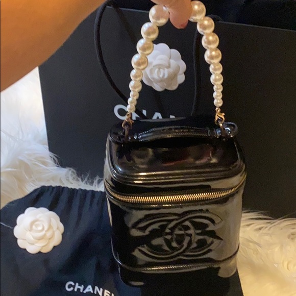 Chanel Patent Leather  bag - Picture 3 of 14